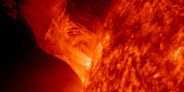In der Sonne bilden sich immer wieder gigantische Löcher.