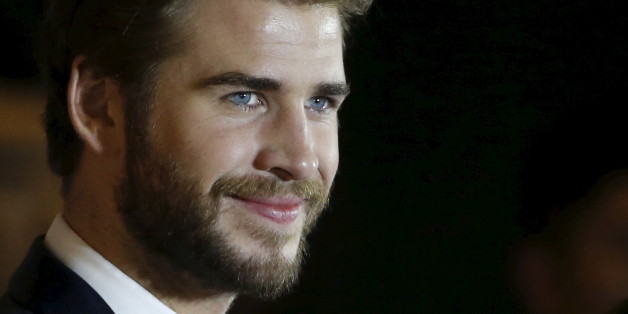Hat da einer in zu vielen Filmen gespielt? Liam Hamsworth glaubt an Aliens