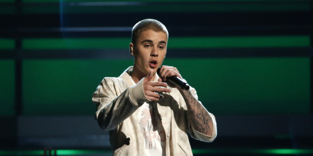 Fan beschenkt Justin Bieber - und Star fängt zum Schimpfen an
