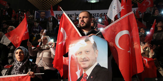 Ein Erdogan-Anhänger bei einem Auftritt des türkischen Präsidenten in Berlin