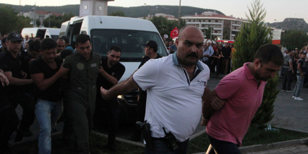 Putsch manqué en Turquie: plus de 5.600 personnes en détention provisoire