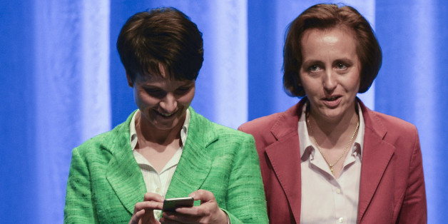 Frauke Petry und Beatrix von Storch hetzen nach den Attentaten in Deutschland im Netz