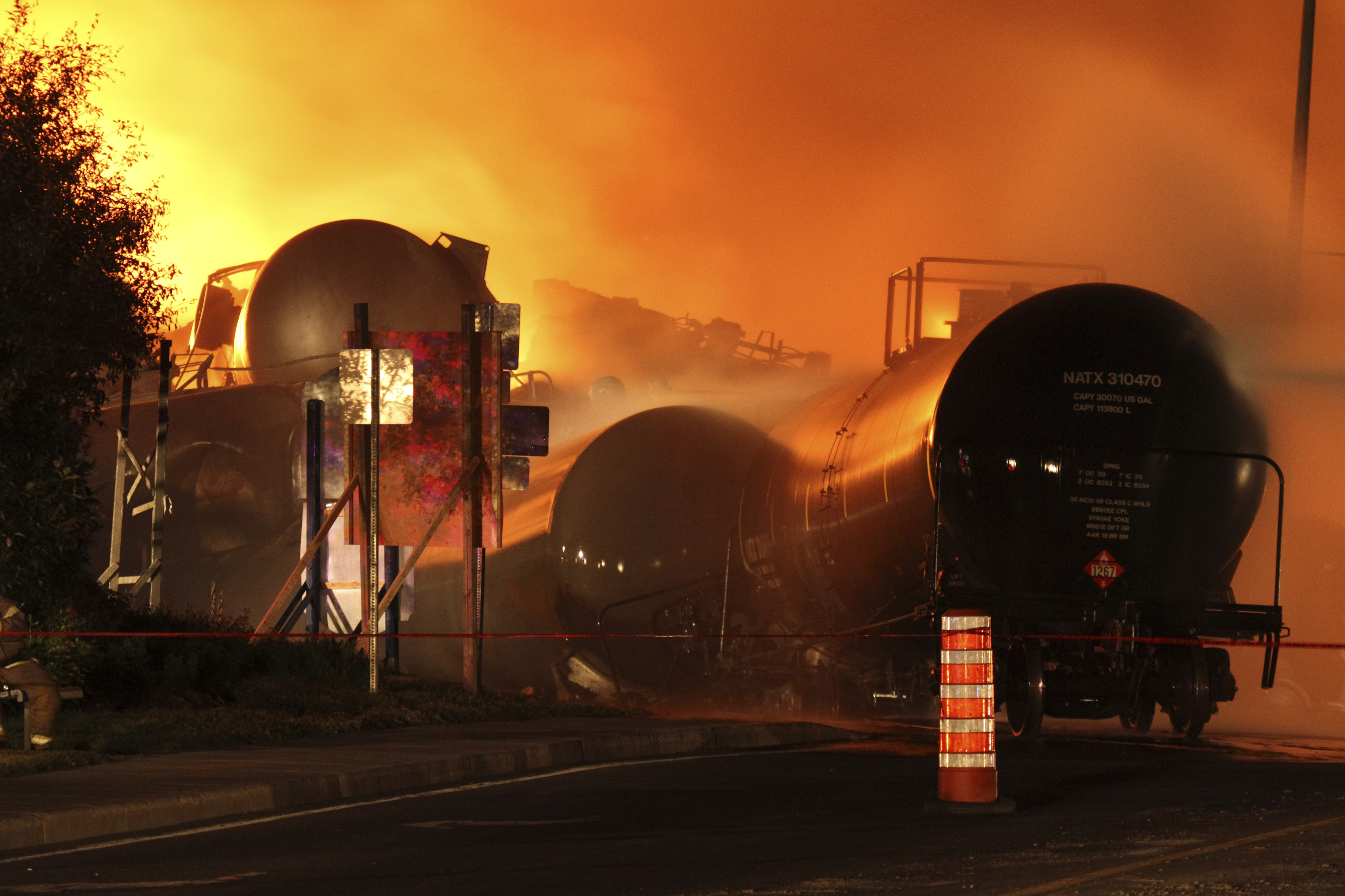 DOT111 Rail Cars That Burned In LacMegantic Banned For Oil Use