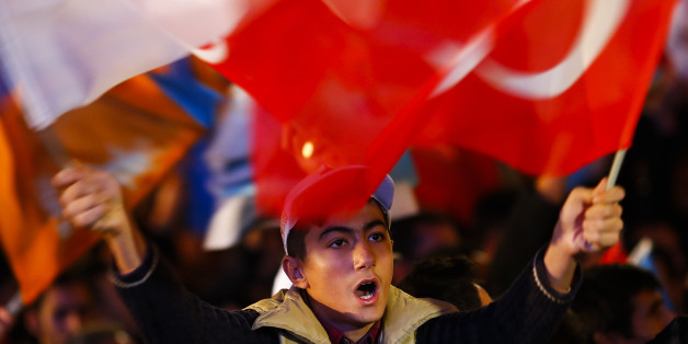 Politiker fordern ein Verbot der Pro-Erdogan-Großdemo in Köln