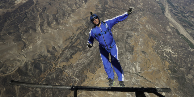 Red Bull n'a pas voulu sponsoriser le saut sans parachute de Luke Aikins, jugé trop dangereux