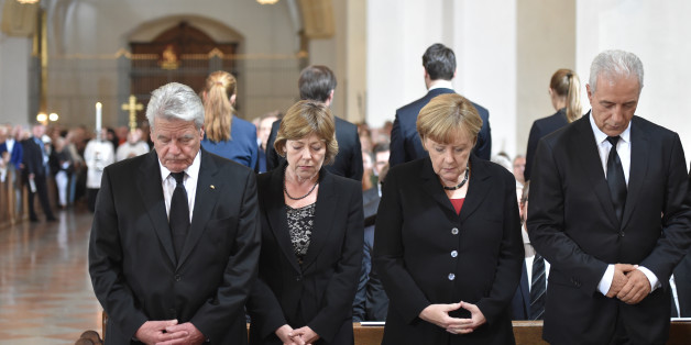 Bundeskanzlerin Angela Merkel und Bundespräsident Joachim Gauck gedenken der Opfer von München