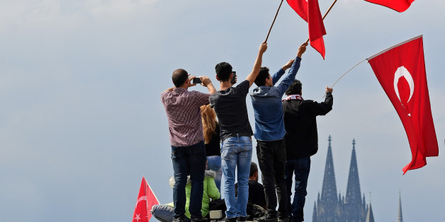 Demonstranten auf der Pro-Erdogan-Kundgebung in Köln