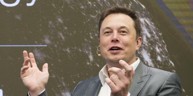 FILE PHOTO -- Elon Musk, Chairman of SolarCity and CEO of Tesla Motors, speaks at SolarCity?s Inside Energy Summit in Manhattan, New York October 2, 2015. SolarCity on Friday said it had built a solar panel that is the most efficient in the industry at transforming sunlight into electricity. REUTERS/Rashid Umar Abbasi/File Photo