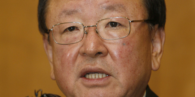 South Korea's Finance Minister Kang Man-soo speaks during a news conference at a main office of the Korea Federation of Banks in Seoul October 19, 2008. South Korea announced on Sunday sweeping measures to try to rescue its markets dragged down in the global financial crisis, offering a state guarantee on foreign debt and promising to recapitalise financial firms. Asia's fourth-largest economy has looked as one of the region's most vulnerable to the credit crunch with its banks struggling to fi