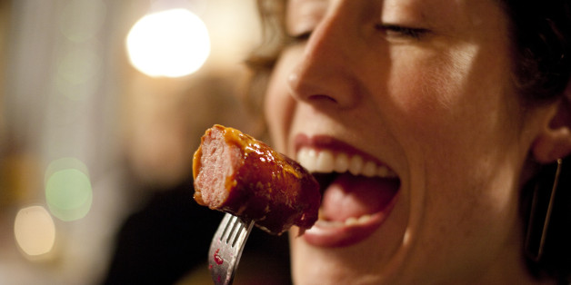 Wer raucht und Übergewicht hat, sollte weniger tierische Eiweiße wie zum Beispiel in Wurst zu sich nehmen