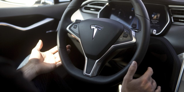 Victime d'une embolie pulmonaire, il est conduit à l'hôpital par l'Autopilot de sa Tesla