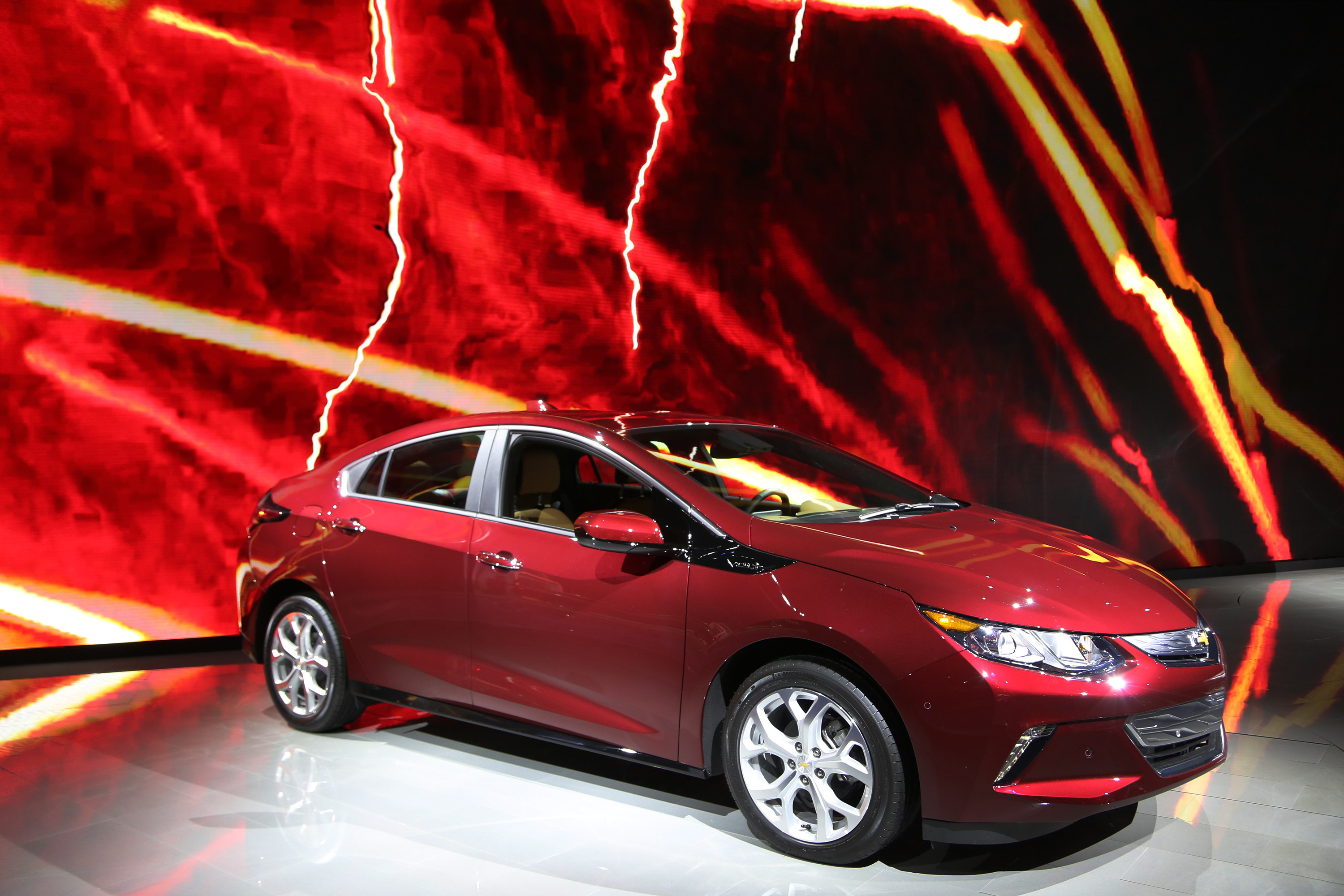 canadian-electric-vehicle-sales-hit-records-huffpost-canada