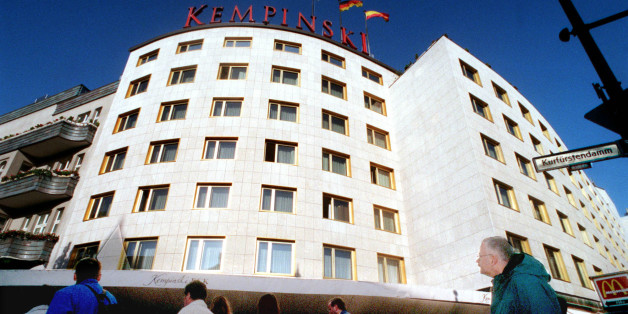 Das Kempinski-Hotel Bristol am Kurfürstendamm in Berlin, aufgenommen 1998.