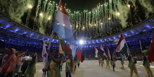 Ein Feuerwerkt während der Abschlussfeier der olympischen Spiele in Rio