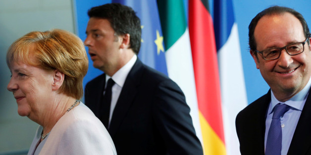 German Chancellor Angela Merkel (L), French President Francois Hollande (R) and Italian Prime Minister Matteo Renzi attend a news conference at the chancellery during discussions on the outcome of the Brexit in Berlin, Germany, June 27, 2016. REUTERS/Hannibal Hanschke