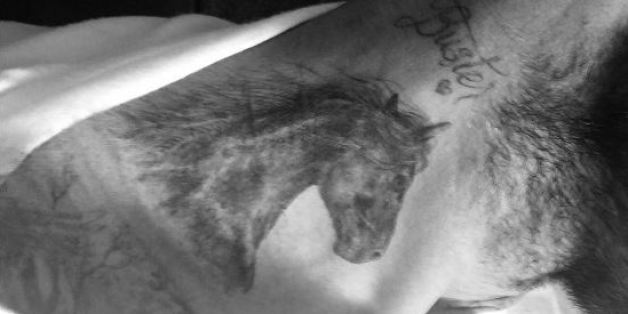 Victoria a dévoilé le nouveau tatouage de David qui suscite des questions chez les fans.