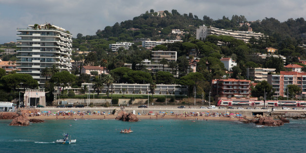 Verbalisée sur une plage de Cannes pour le port d'un simple voile
