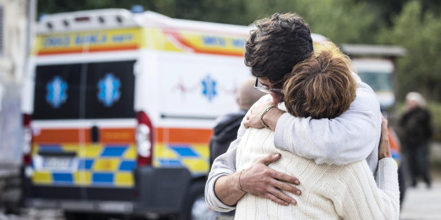 "Wir bereiten einen Ort für die Leichen vor": Mindestens 120 Tote nach Erdbeben in Italien