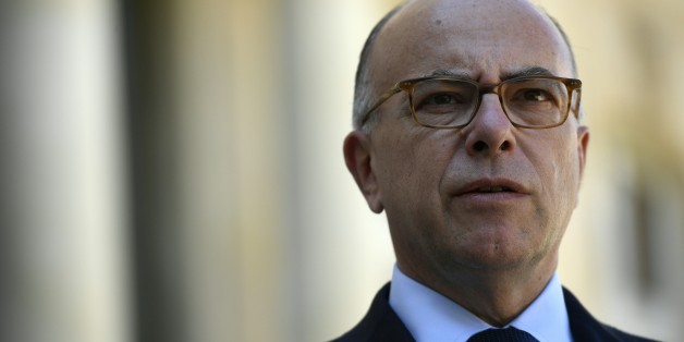 Une loi anti-burkini serait "inconstitutionnelle et inefficace" prévient Bernard Cazeneuve