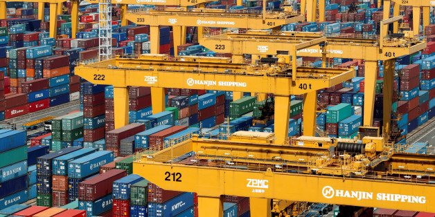 Hanjin Shipping's container terminal is seen at the Busan New Port in Busan, about 420 km (261 miles) southeast of Seoul, August 8, 2013. REUTERS/Lee Jae-Won/File Photo