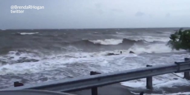 Des rafales à 130 km/h et des pluies violentes frappent la Floride avec l'arrivée de l'ouragan Hermine aux États-Unis