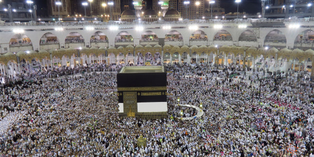 Muslim pilgrims circle the Kaaba at the Grand Mosque in Mecca September 4, 2016.