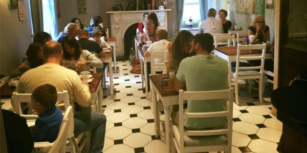 Dieses Restaurant serviert bestimmte Gerichte nur, wenn die Kunden ein ärztliches Attest vorweisen.