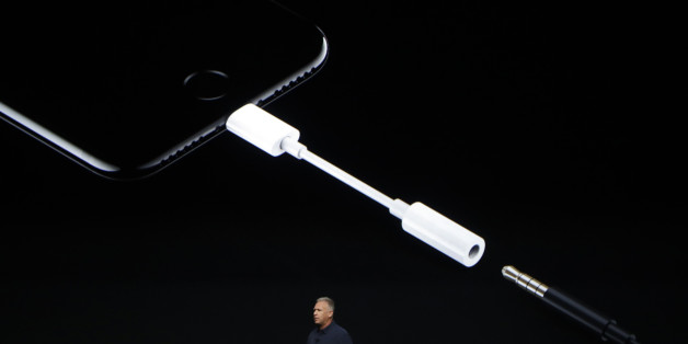 Phil Schiller, Apple's senior vice president of worldwide marketing, talks about the features on the new iPhone 7 earphone options during an event to announce new products, Wednesday, Sept. 7, 2016, in San Francisco. (AP Photo/Marcio Jose Sanchez)