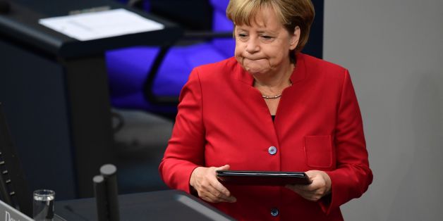 Angela Merkel tritt vor den Deutschen Bundestag