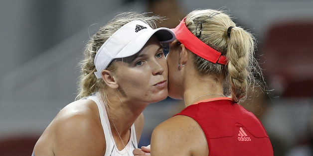 Kerber und Wozniacki bei ihrem letzten Match in Peking 2015 - nun treffen sie im Halbfinale der US Open erneut aufeinander