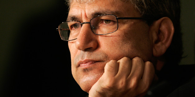 Der türkische Nobelpreisträger Orhan Pamuk verlangt die sofortige Freilassung aller Intellektuellen in der Türkei