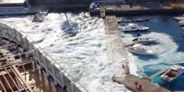 Un paquebot de la société Carnival Vista a détruit une marina en Italie.