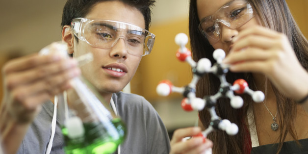 Einige Schulen in Deutschland experimentieren mit geschlechtergetrennten Klassen