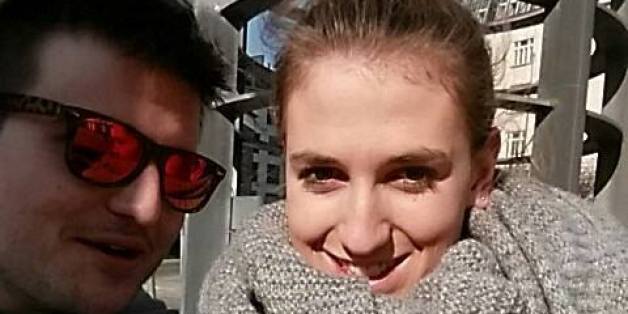 Das junge Paar wurde von seinem Sohn überrascht