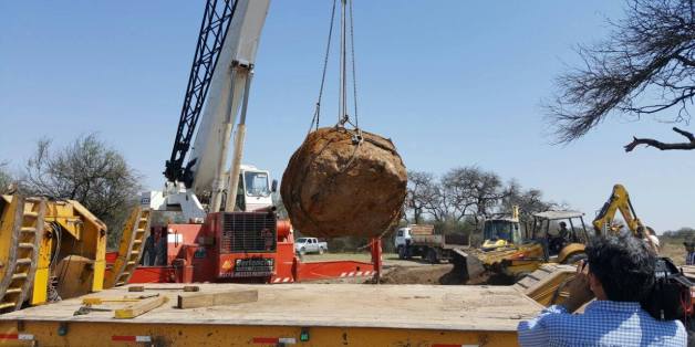 La météorite de quelque 30 tonnes sortie de terre a été découverte en Argentine