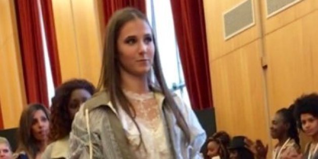 Christian Lacroix fait défiler lycéennes et salariées avec des vêtements recyclés