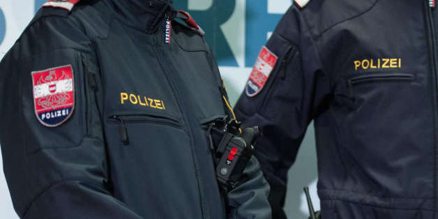 In Linz kam es zu Massenschlägereien zwischen rechten Hooligans und minderjährigen Flüchtlingen.