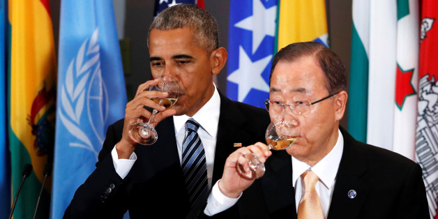 U.S. President Barack Obama and UN Secretary General Ban Ki-moon share a toast at a luncheon during the United Nations General Assembly at United Nations headquarters in New York City, U.S. September 20, 2016. REUTERS/Lucas Jackson
