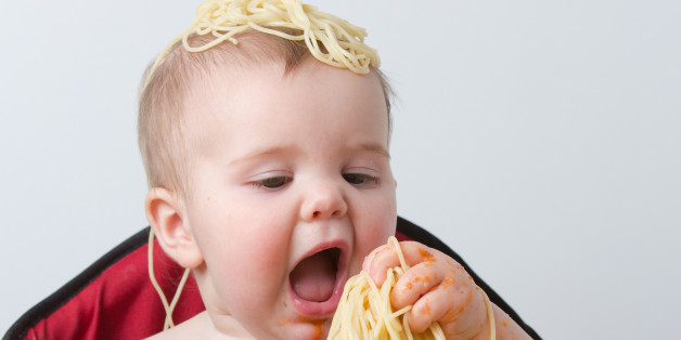 Forscher finden heraus: Feste Nahrung und selbstständiges Essen erhöhen nicht das Erstickungsrisiko bei Babys