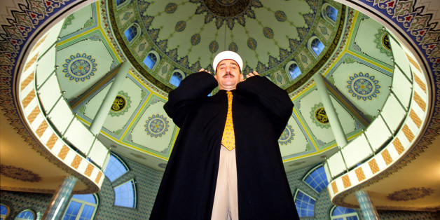 Ein Imam in der türkischen Fathi-Moschee des Ditib in Essen