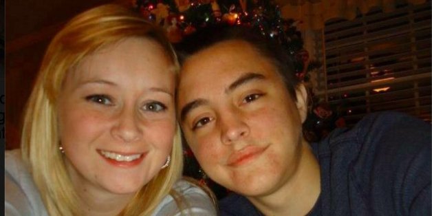 "Lieber 5 Jahre verliebt": Teenager stecken sich gegenseitig mit tödlicher Krankheit an