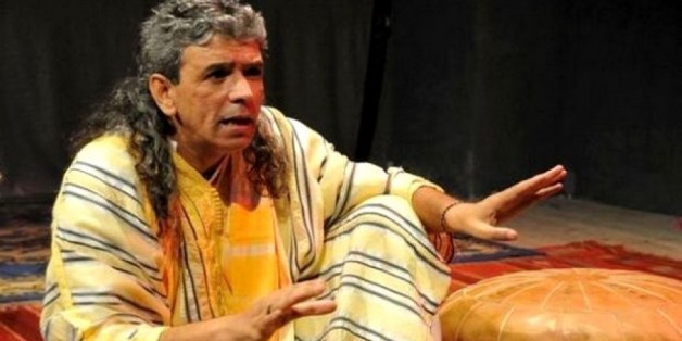 Le conteur professionnel et auteur algérien, Mahi Seddik