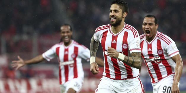 Olympiakos' Manuel Da Costa from Morocco, front, celebrates after scoring against Panathinaikos during their Greek Super League soccer match at the Georgios Karaiskakis stadium in Piraeus, near Athens, Sunday, Mar. 13, 2016. (AP Photo/Yorgos Karahalis)