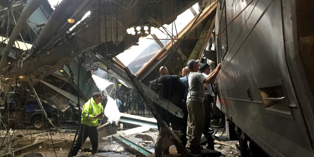 Der Bahnhof in Hoboken ist schwer beschädigt