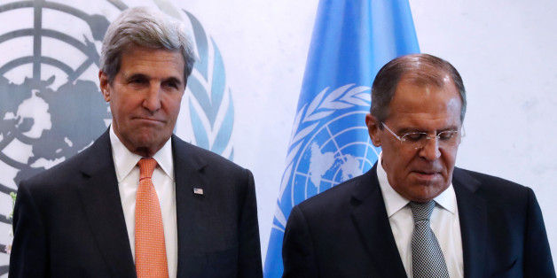 (L-R) U.S. Secretary of State John Kerry and Russian Foreign Minister Sergey Lavrov pose for a photo before a Middle East Quartet Principals Meeting during 71st Session of the United Nations General Assembly in Manhattan, New York, U.S., September 23, 2016. REUTERS/Andrew Kelly TPX IMAGES OF THE DAY