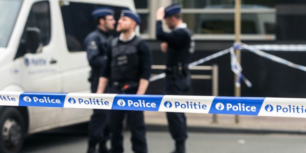 Deux policiers attaqués au couteau à Bruxelles, la piste terroriste privilégiée
