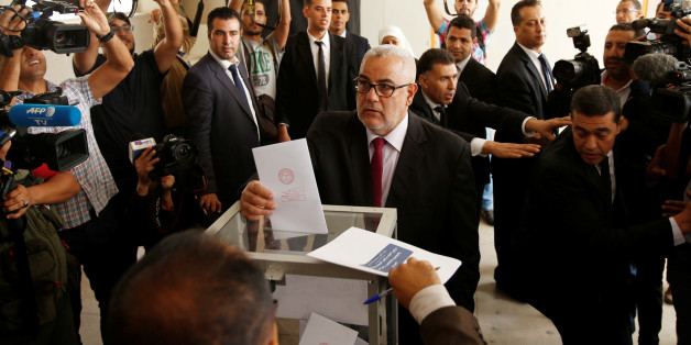 Abdelillah Benkirane, secretary-general of the Islamist Justice and Development party (PJD), casts his ballot at a polling station in Rabat October 7, 2016. REUTERS/Youssef Boudlal TPX IMAGES OF THE DAY