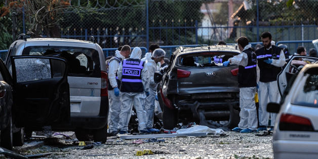 Forensic officers work at the scene of a blast near a police station in Istanbul on October 6, 2016.
At least 10 people were wounded on October 6 when a bomb concealed in a motorbike exploded near a police station in Istanbul, in the latest attack to strike Turkey's increasingly tense largest city over the last year. / AFP / OZAN KOSE (Photo credit should read OZAN KOSE/AFP/Getty Images)