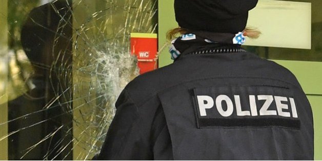 Soupçonné de préparer un attentat en Allemagne, le fugitif livré à la police par trois Syriens