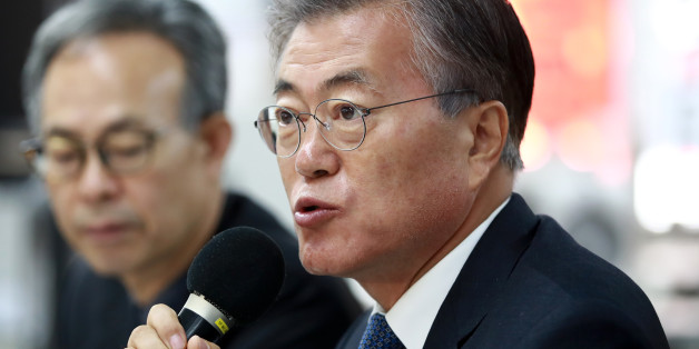 더불어민주당 문재인 전 대표가 10일 오전 벤처·스타트업 기업과 벤처투자업체 등이 입주한 강남구 역삼동의 팁스(TIPS)타운에서 벤처사업가들과 간담회를 갖고 있다.